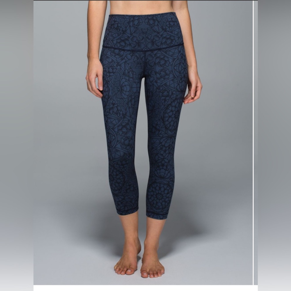 Wunder Under Crop II Full on Luon Roll Waist in Prisma Inkwell Black